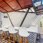 Seven Boutique 10