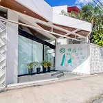 Seven Boutique 10